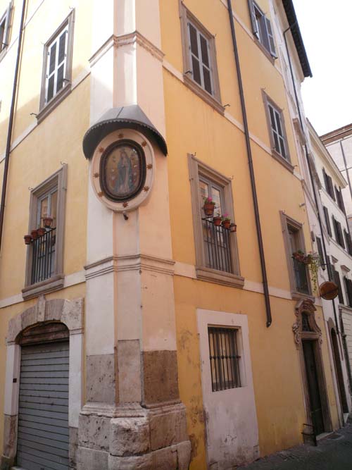 [edicola_sacra_san_paolo_alla_regola_5_roma.JPG]