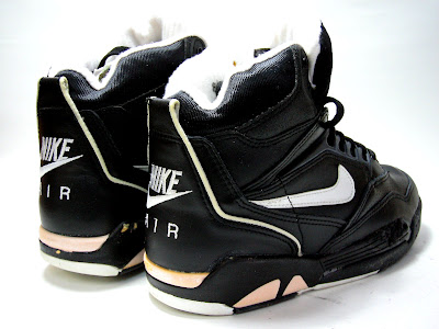 Classics Revisited: Nike Air Solo Flight '90 - SneakerNews.com