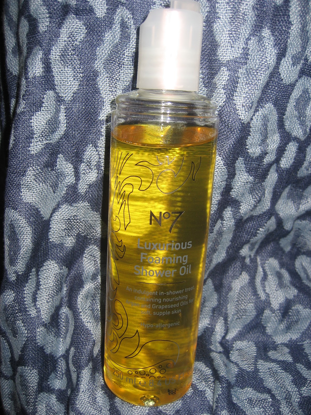 Review No 7 Luxurious Foaming Shower Oil Lovely Girlie Bits Best