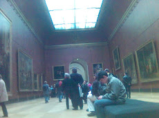 Dalam Louvre di Paris