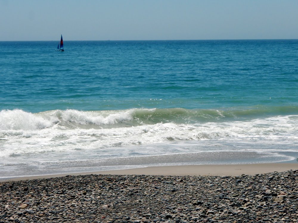 [beach.jpg]