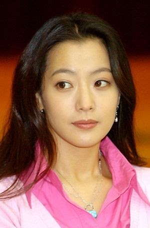 Korean Star: Fans Eagerly Await Wedding of Kim Hee-seon