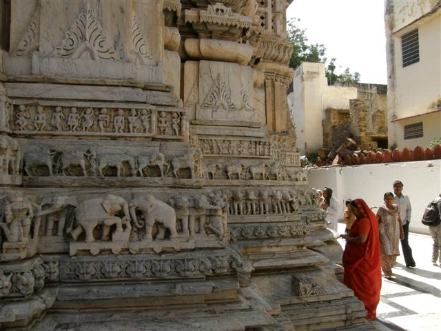 [udaipur+świątynia+jagdish+temple.JPG]