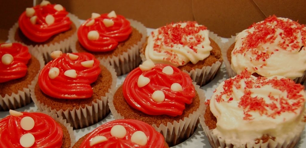 [cupcakes+rojo+y+blanco.JPG]