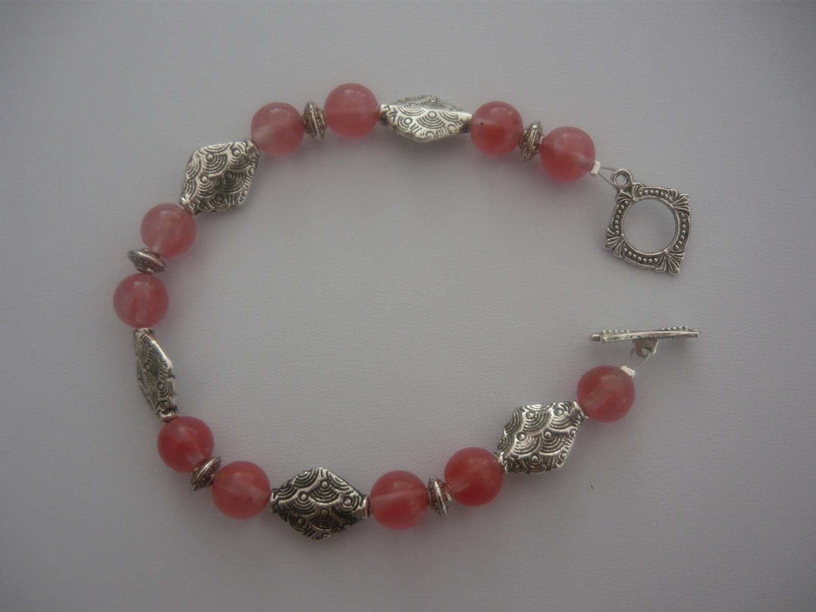 [cherry+quartz+bracelet.jpg]