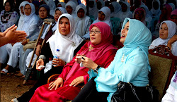 Marissa Haque Fawzi bersama Majelis taklim Al Barkah, Pondok Aren, Tangerang Selatan, Banten