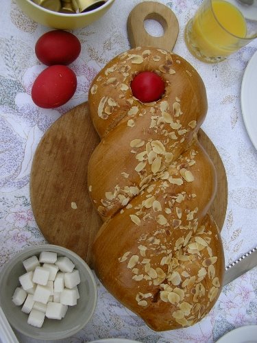 [easterbread400.jpg]