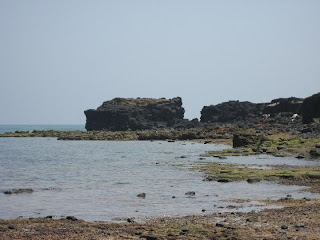 赤嶼西北方的獨立海蝕柱