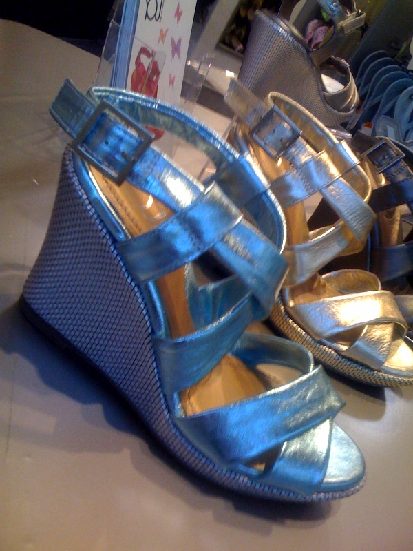 crocs fashion square
