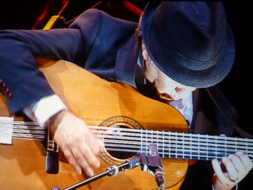 [cohen-guitarra.jpg]