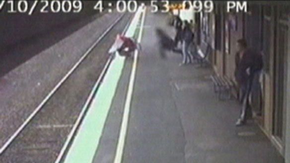 [Baby+Stroller+Run+Over+By+A+Subway+Train.jpg]