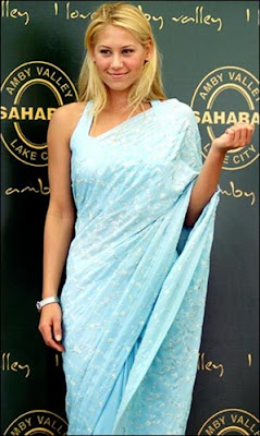 Hollywood hotties looking Sexy in saree - Pictures here