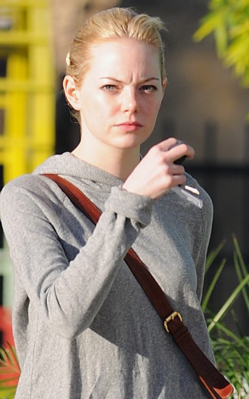 Emma Stone out getting prettied up at the salon