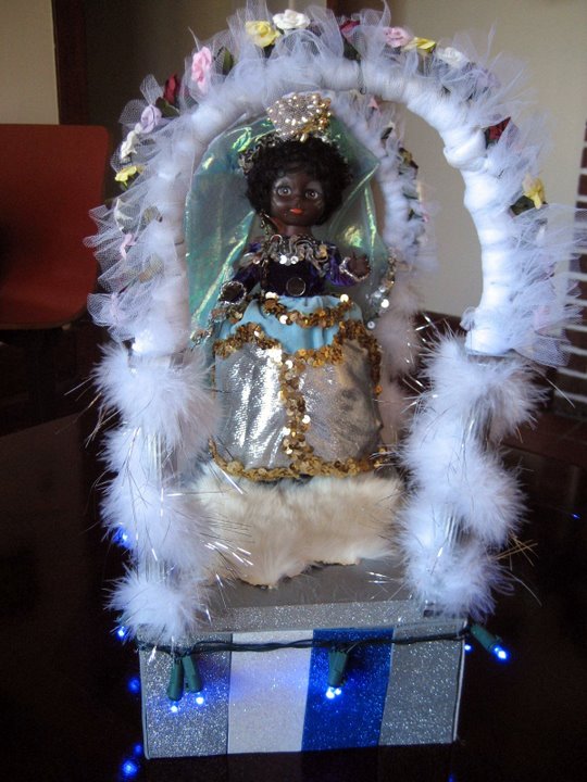 [vivienne-float.JPG]