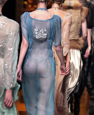 http://1.bp.blogspot.com/_bEBzZgZ5Tmc/Seks4AFpMjI/AAAAAAAAWHM/O9fw4Zc7wlc/s400/christian+dior+fall+2009.jpg