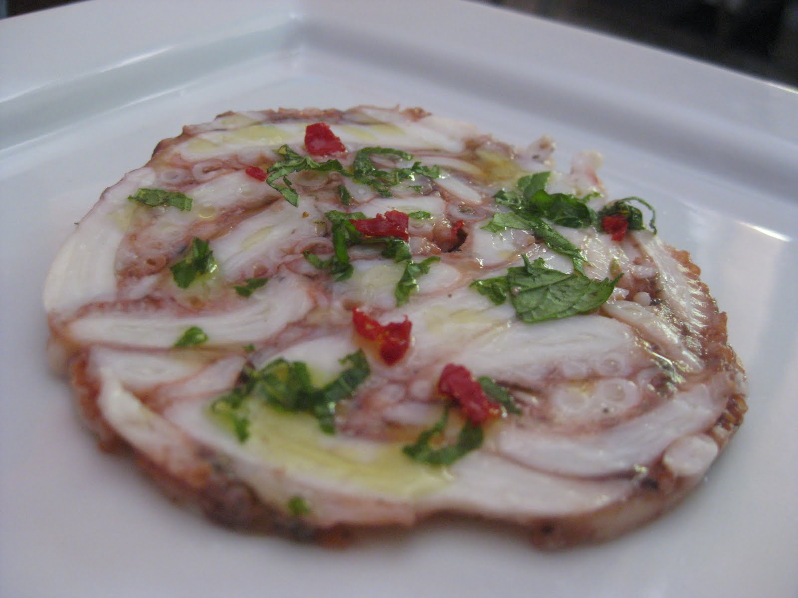 Insalata e Carpaccio di Polpo Mood's Kitchen