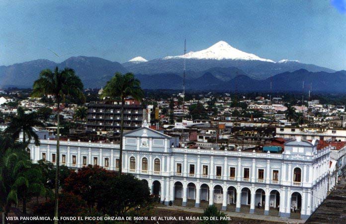 [PalacioMpal2Pico.jpg]