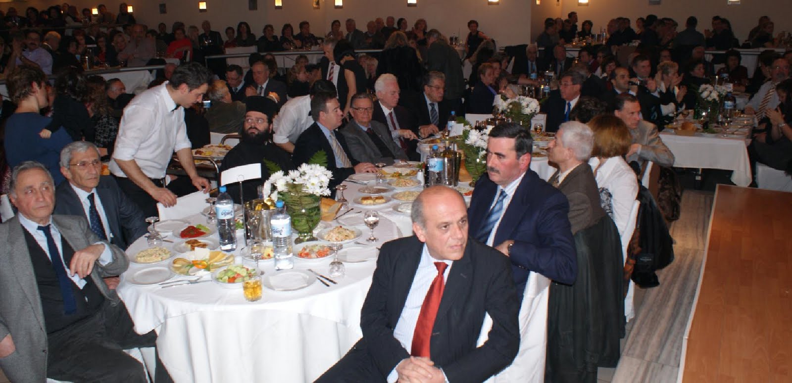 [ΕΜΦΙΕΤΖΟΓΛΟΥ3.JPG]