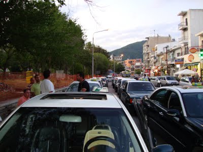 [ΤΑΞΙ+ΣΤΗ+ΠΙΑΤΣΑ+ΤΗΣ+ΗΡΩΩΝ.JPG]