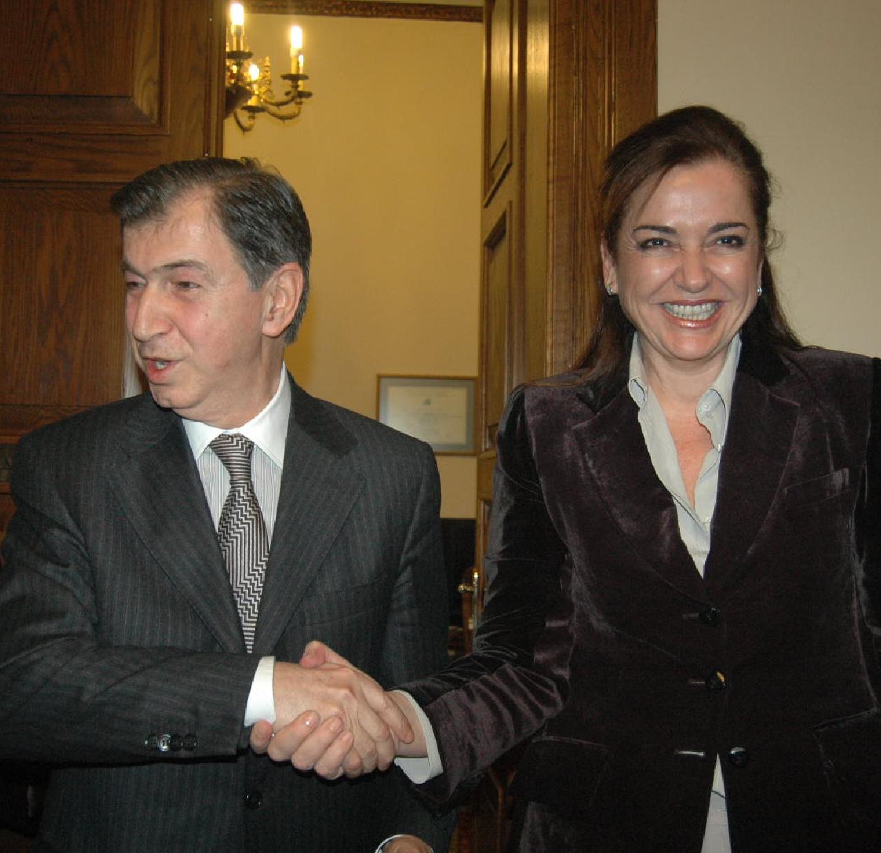 [ΝΤΟΡΑ-ΔΗΜΑΡΧΟΣ.JPG]