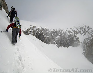 guide climbing peak gannett
