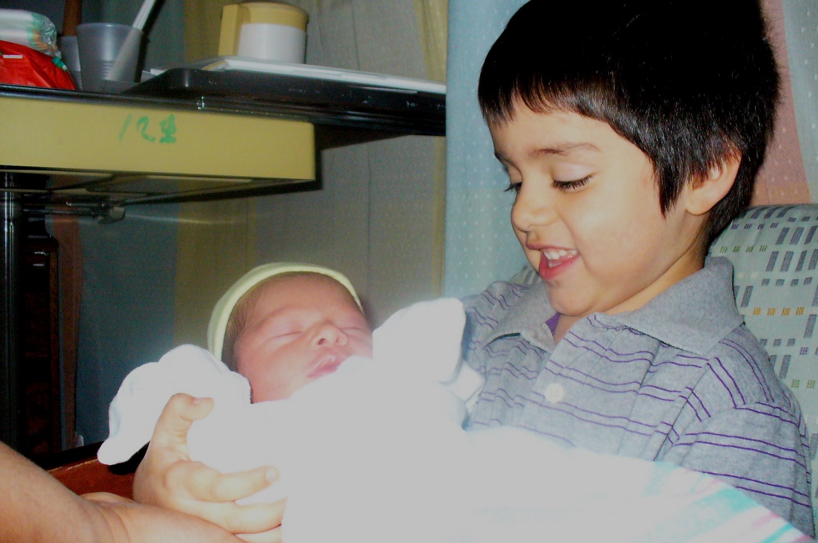 [Lio's+first+day+003.jpg]