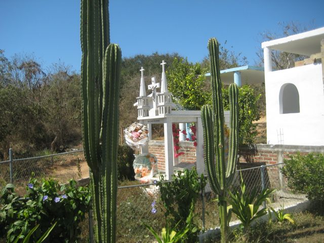 [Mexican+Cemetery+2.jpg]