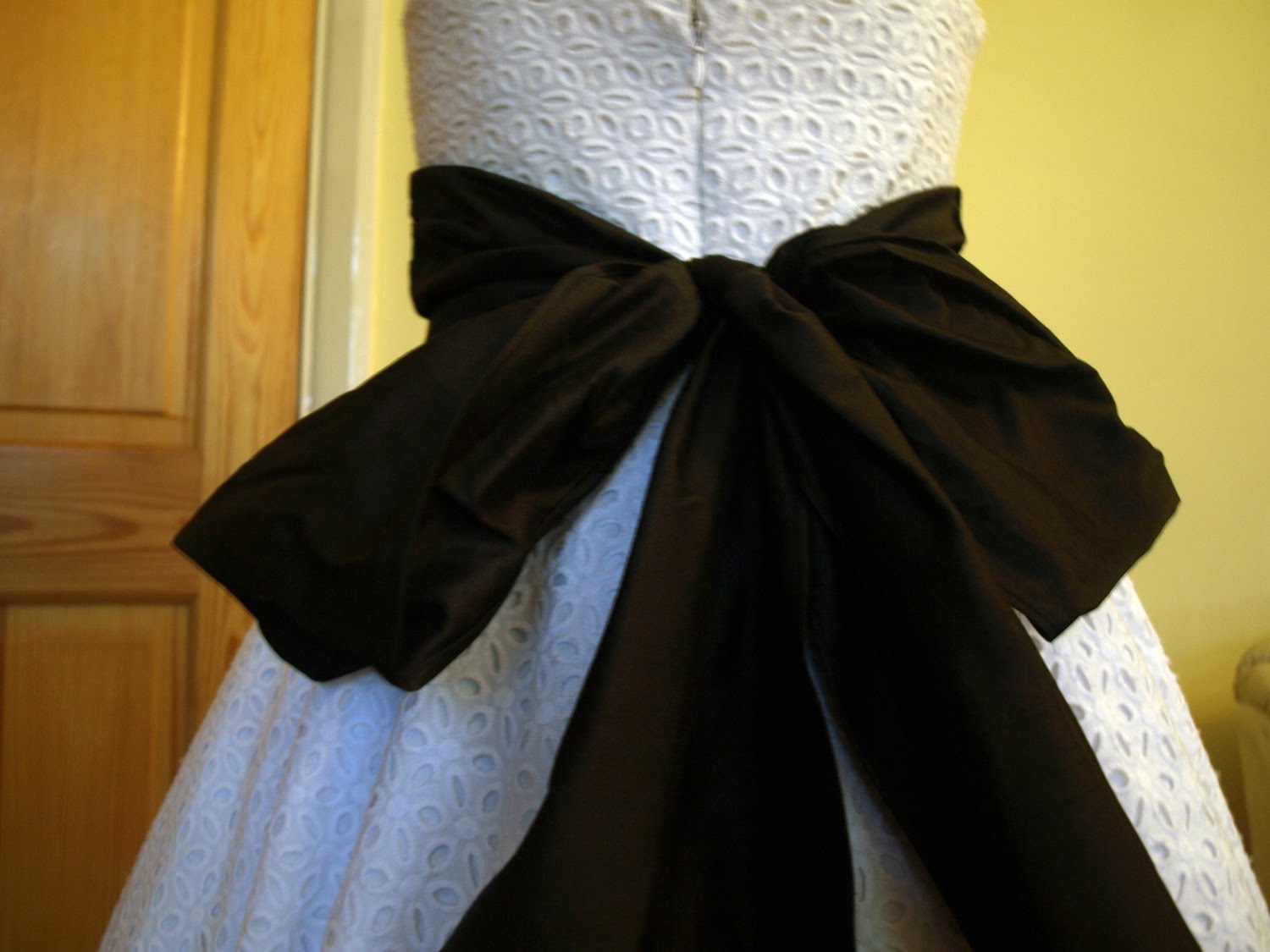 [Edith+-+bow.jpg]