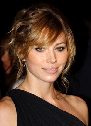 http://1.bp.blogspot.com/_bQ0SqifjNcg/S7gSV9s_cBI/AAAAAAAATP0/IAgAonKm0Q0/s1600/jessica-biel-hairstyle-3.jpg