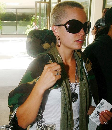 Best Style Hairpunky Mena Suvari Short Buzz Cut