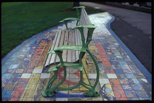 [parkbench.jpg]