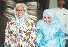 Dr.Wan Zaharah Sulaiman dan Prof.Dr.Fatimah Daud