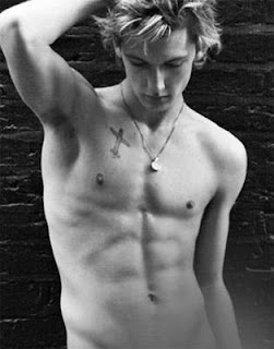 Alexander Pettyfer