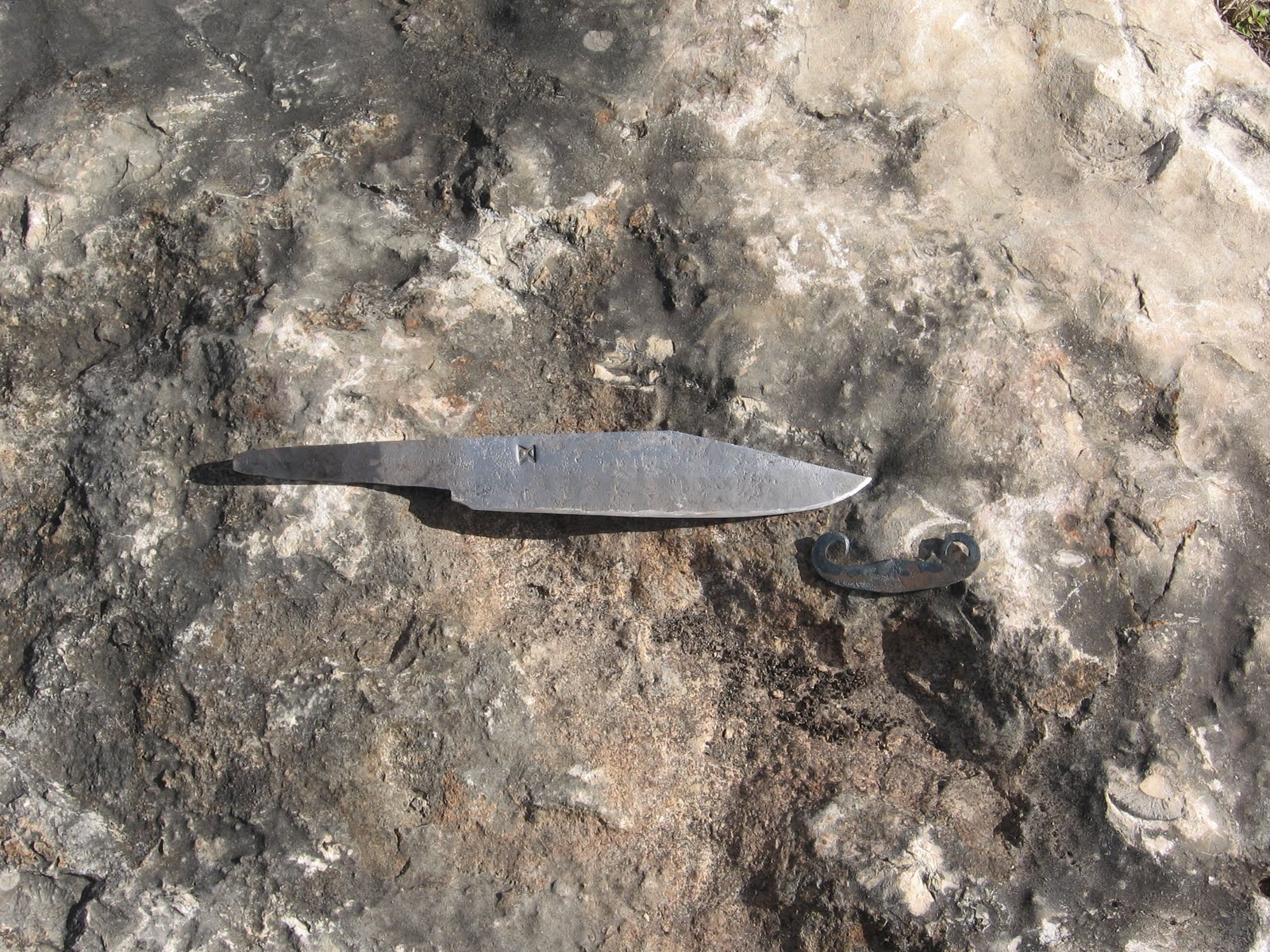 Helm Enterprises, Division Kit knives