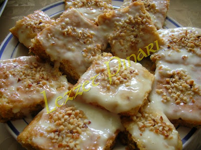 Beyaz Cikolata Soslu Havuclu Kek Lezzetpinari