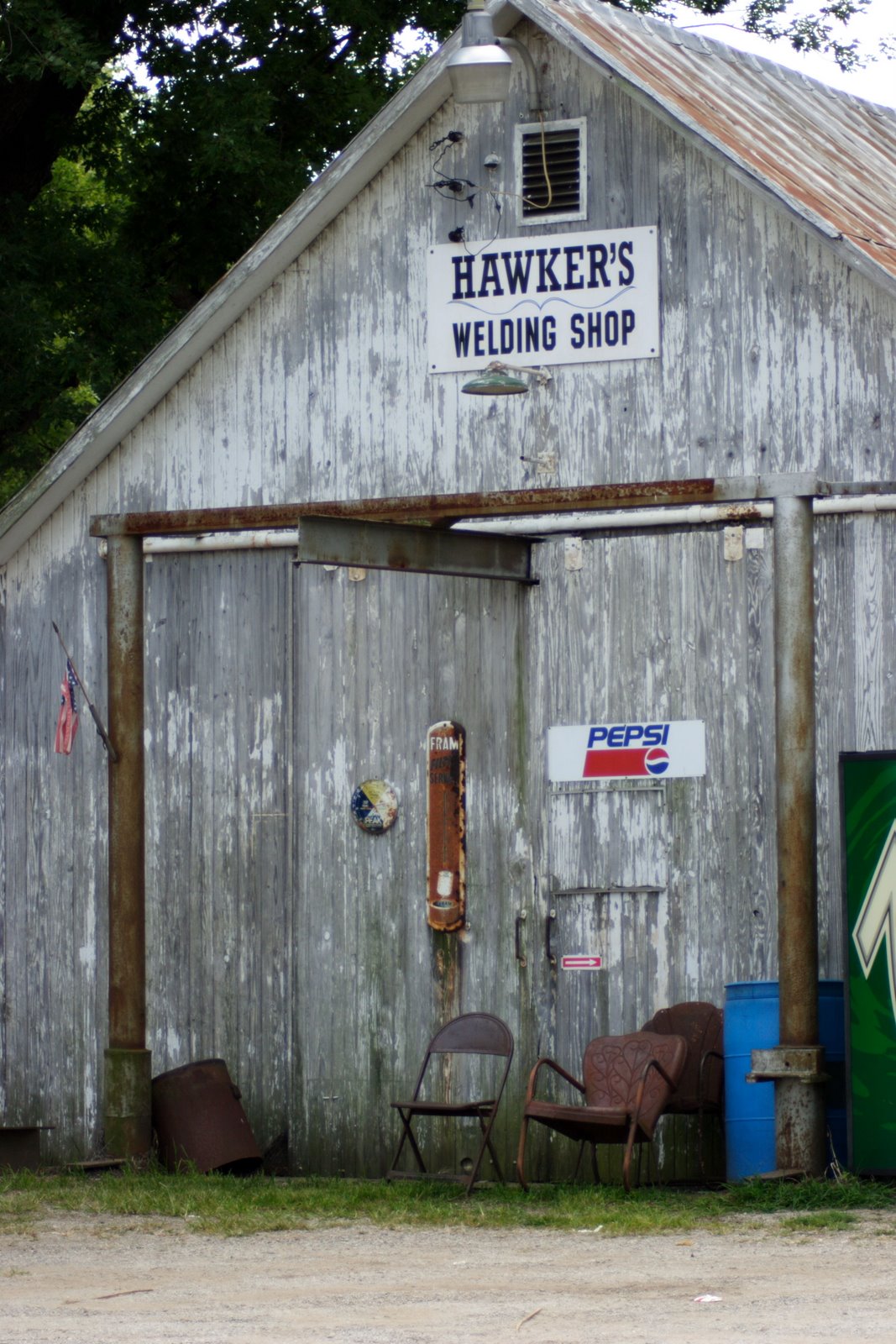 [HawkersWelding02.JPG]