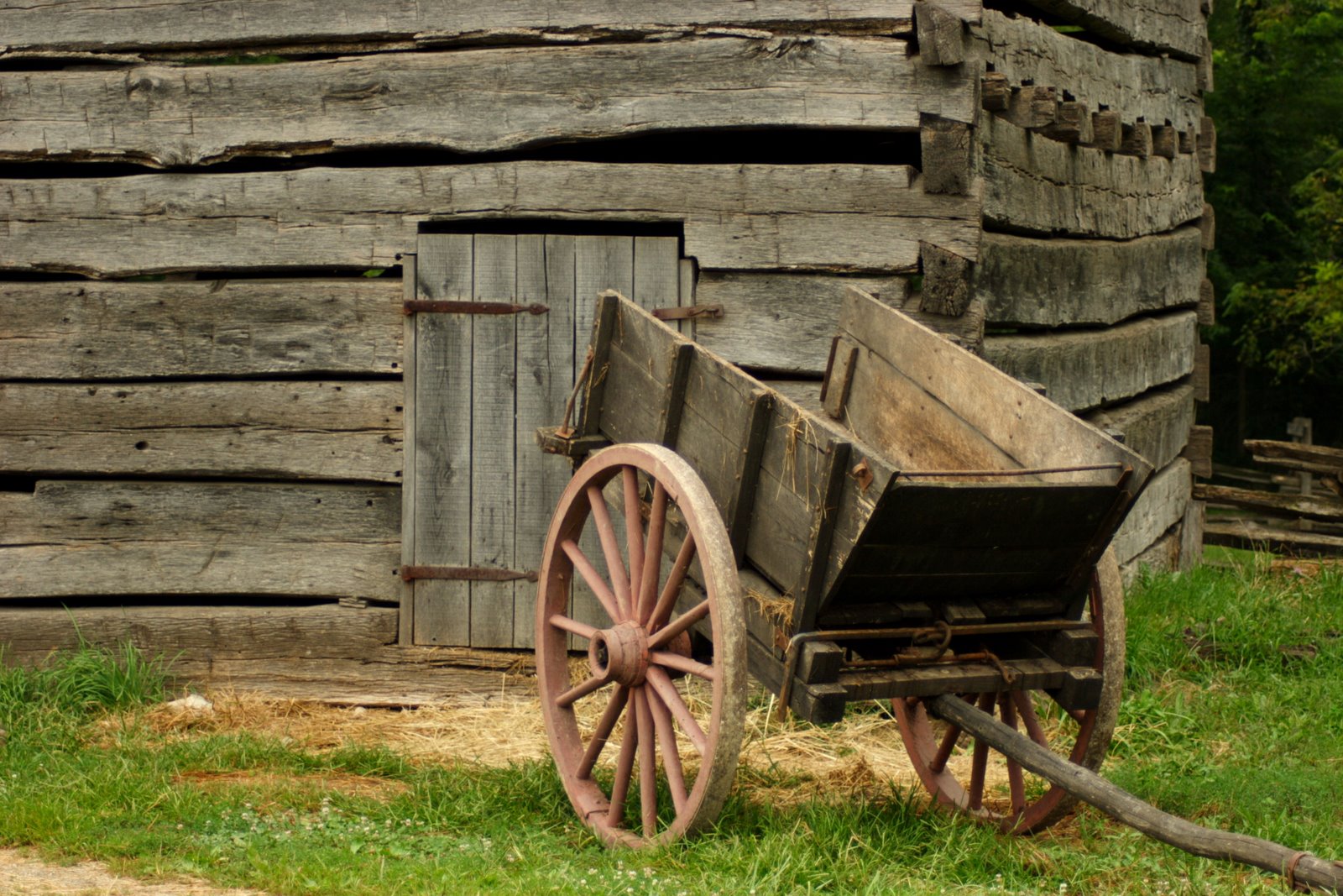 [LincolnWheelbarrow.JPG]