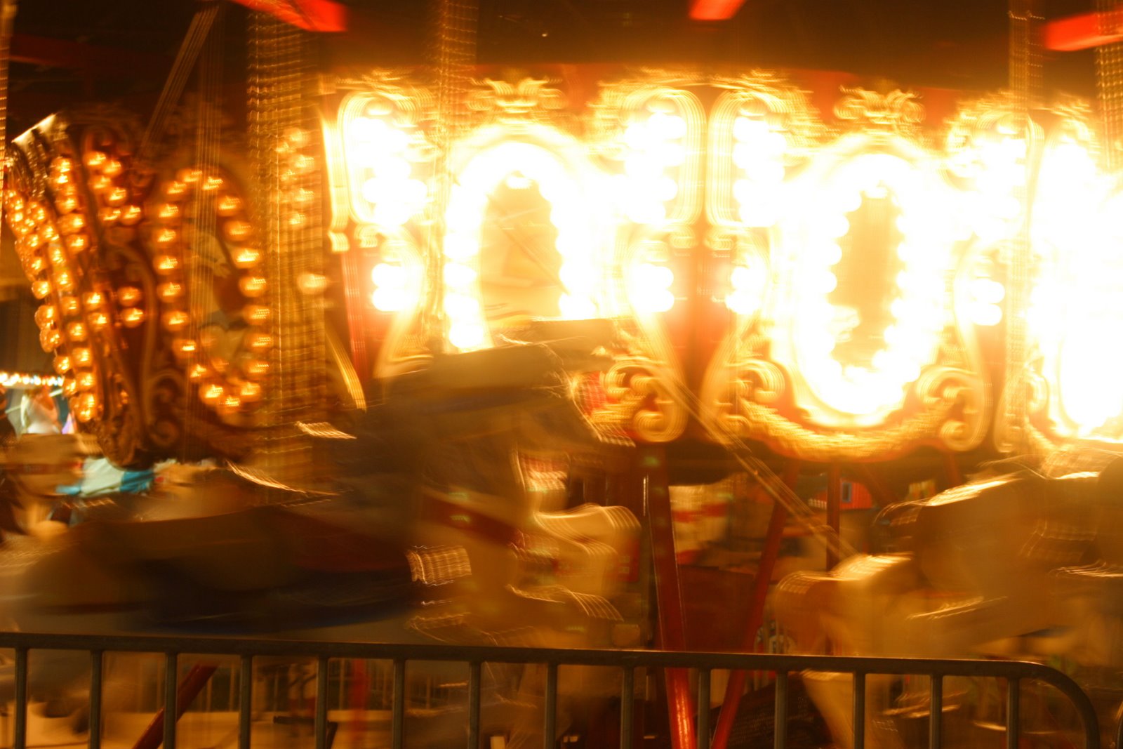 [FairCarousel01.JPG]