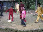 ..MY YOUNGER BROTHER DANIAL PLAY FOOTBALL IN MAHANG RAYA 2007.