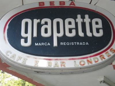 letreiro do Grapette do Café e Bar Londres, na rua São Francisco Xavier esquina com General Canabarro, Tijuca, Rio de Janeiro