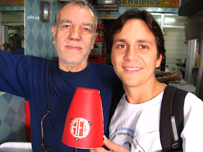 Seu Fernando e Felipe Quintans (o Felipinho Cereal) no ESCONDIDINHO DA MATOSO, na rua do Matoso, 06 de setembro de 2008, na Tijuca,
