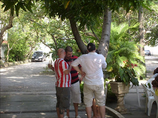 Luiz Antonio Simas entre amigos, 26 de abril de 2009, foto de paparazzo contratado