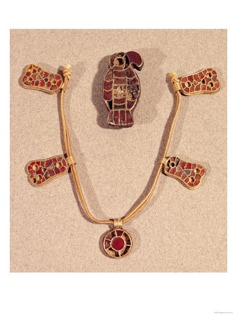 [Eagle-Shaped+Brooch+and+a+Necklace,+4th-6th+Century.jpg]