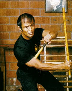 [daninosanto.bmp]