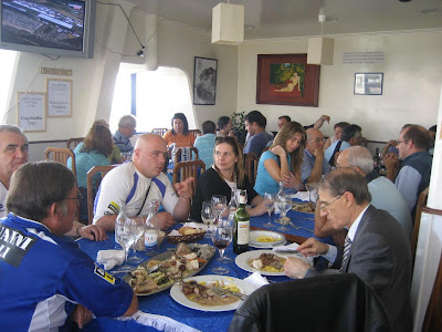 Almoço no Restelo com mais de 30 convivas.