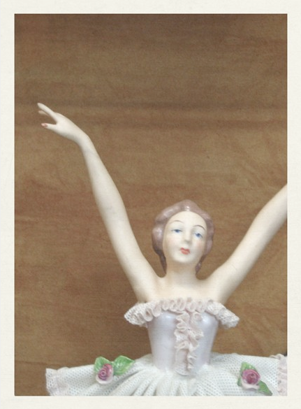 [ballerina+figurine.png]