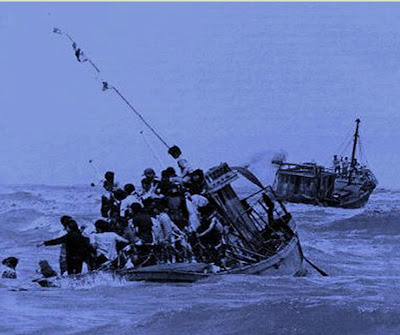 Image%20result%20for%20Thủy%20Táng%20-%20Vietnamese%20Boat%20People