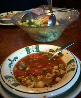 Olive Garden Server Soup Salad And Breadsticks