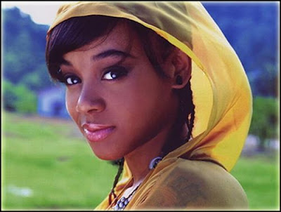 what is lisa left eye lopes family background 