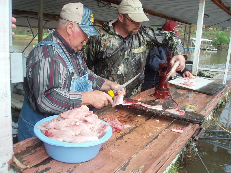 [Fileting+fish.JPG]
